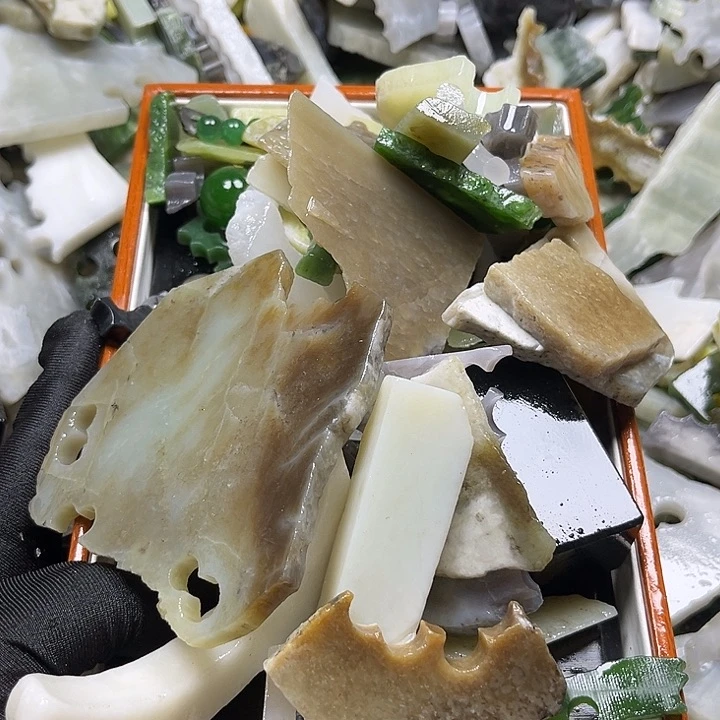 和田玉未镶嵌珠宝奇石行*