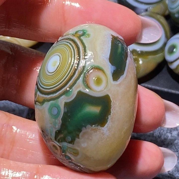 玛瑙/玉髓未镶嵌珠宝奇石46