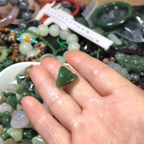 手链未镶嵌和田玉（糖玉）磊***益