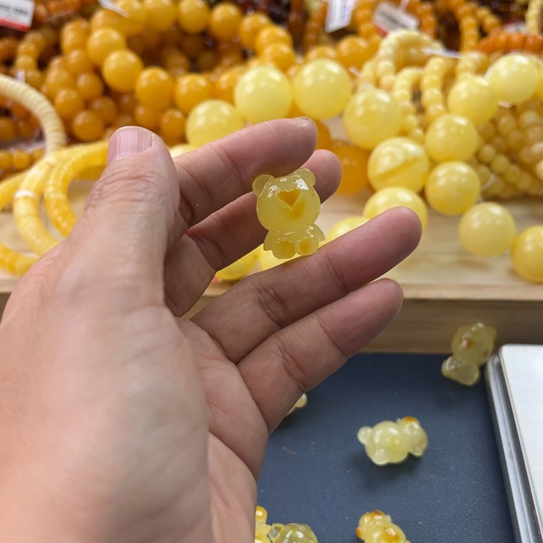 未镶嵌琥珀珠宝奇石