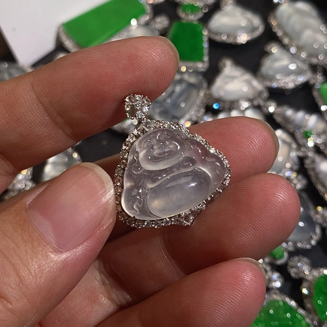 翡翠颈饰18K金镶嵌佛公