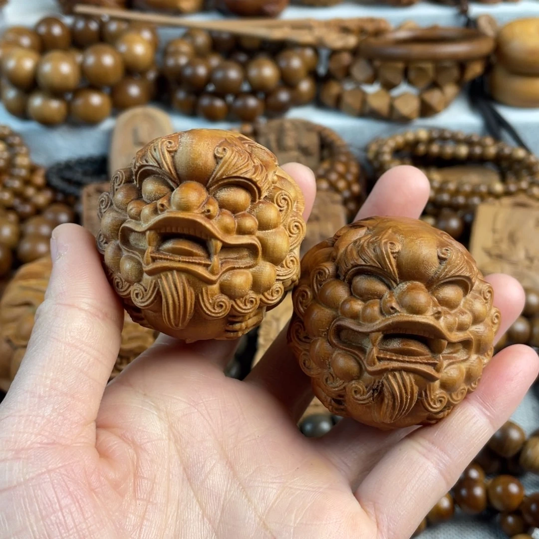 木老山檀香瑕疵手球一对