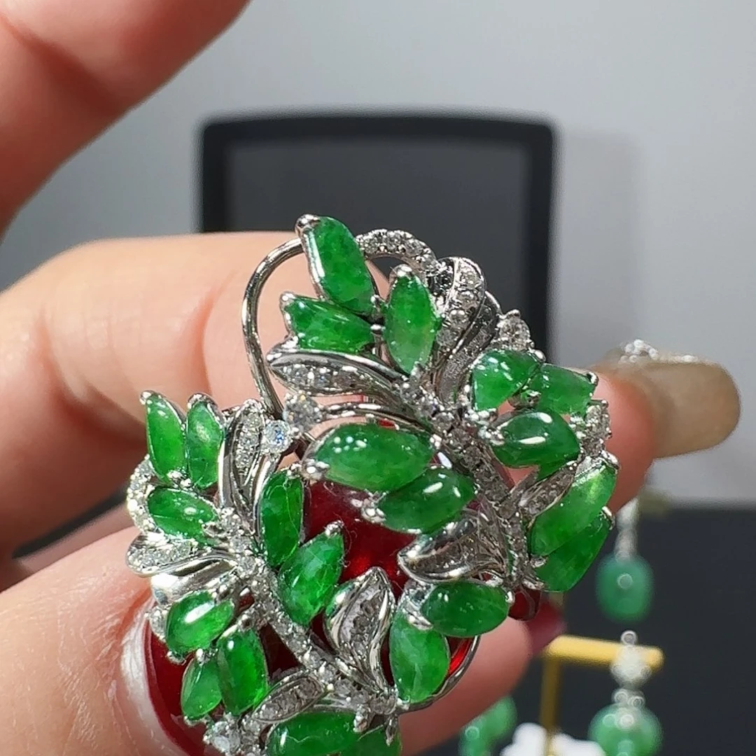 翡翠耳饰18K金镶嵌耳饰