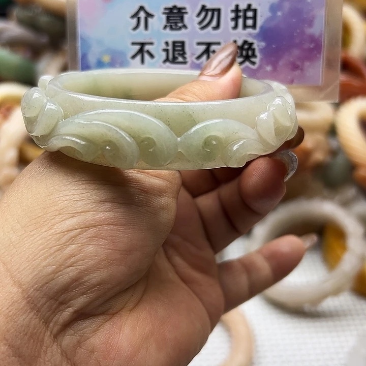 未镶嵌手镯石英岩玉