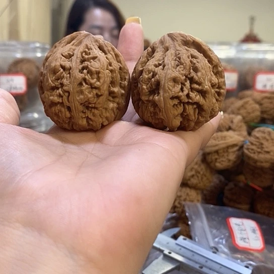 文玩核桃吊坠财**斗南疆石补差价换大粗筋有水尖