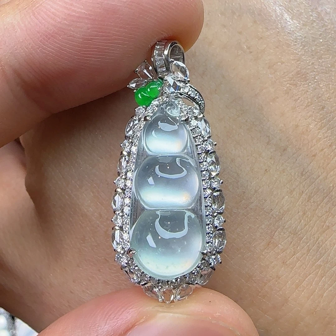 颈饰18K金镶嵌翡翠天然翡翠