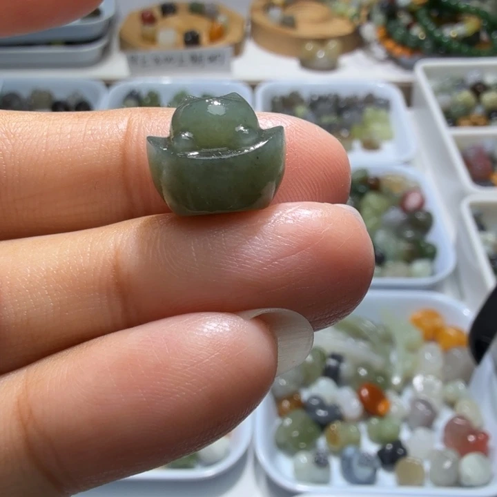 和田玉未镶嵌珠宝奇石
