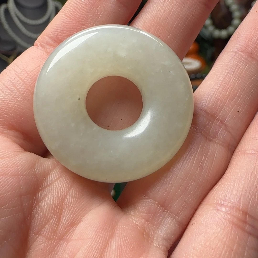 不***子和田玉未镶嵌颈饰