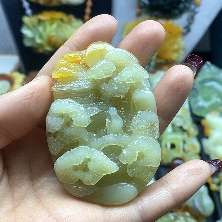 蛇纹石玉挂件未镶嵌