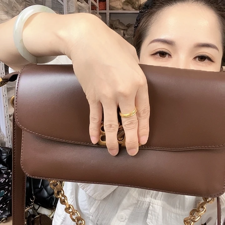 蚕丝小牛剖层皮革PU