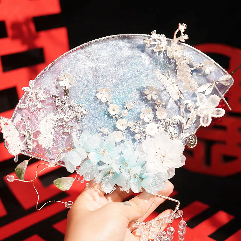 凤吟婷原创新中式秀禾晨袍团扇新娘国潮巴掌喜扇古风手持婚礼道具