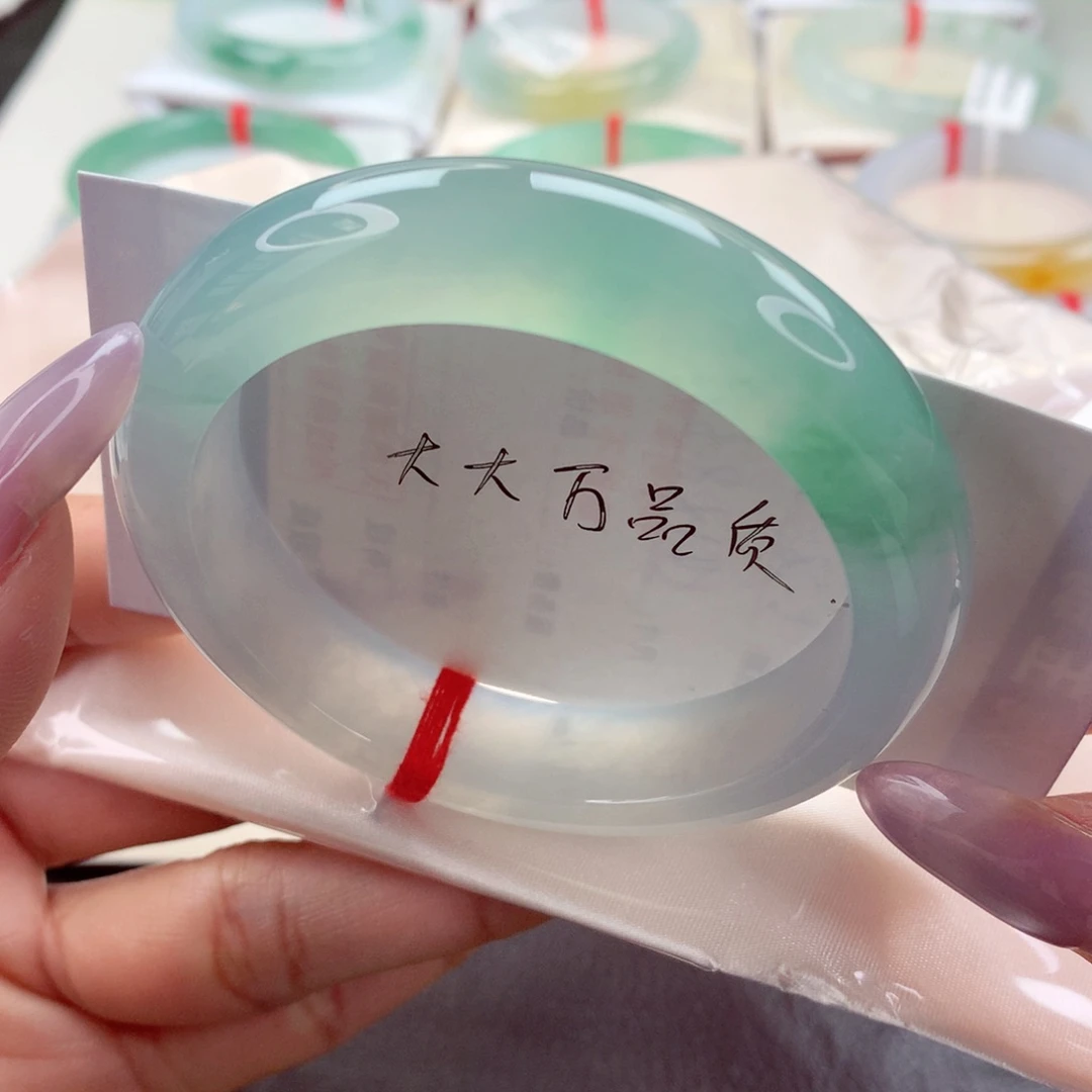 未镶嵌手镯翡翠56.5中万毕业，厚庄，版型好，小柒