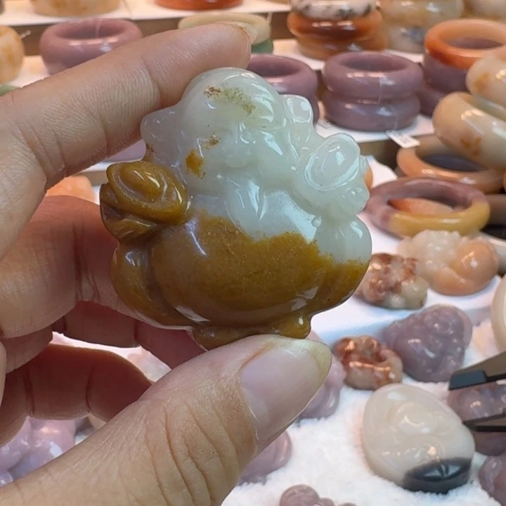 石英岩玉未镶嵌手镯