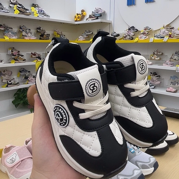 超纤皮35513黑白26码内长约16厘米脚长15厘米左右可穿