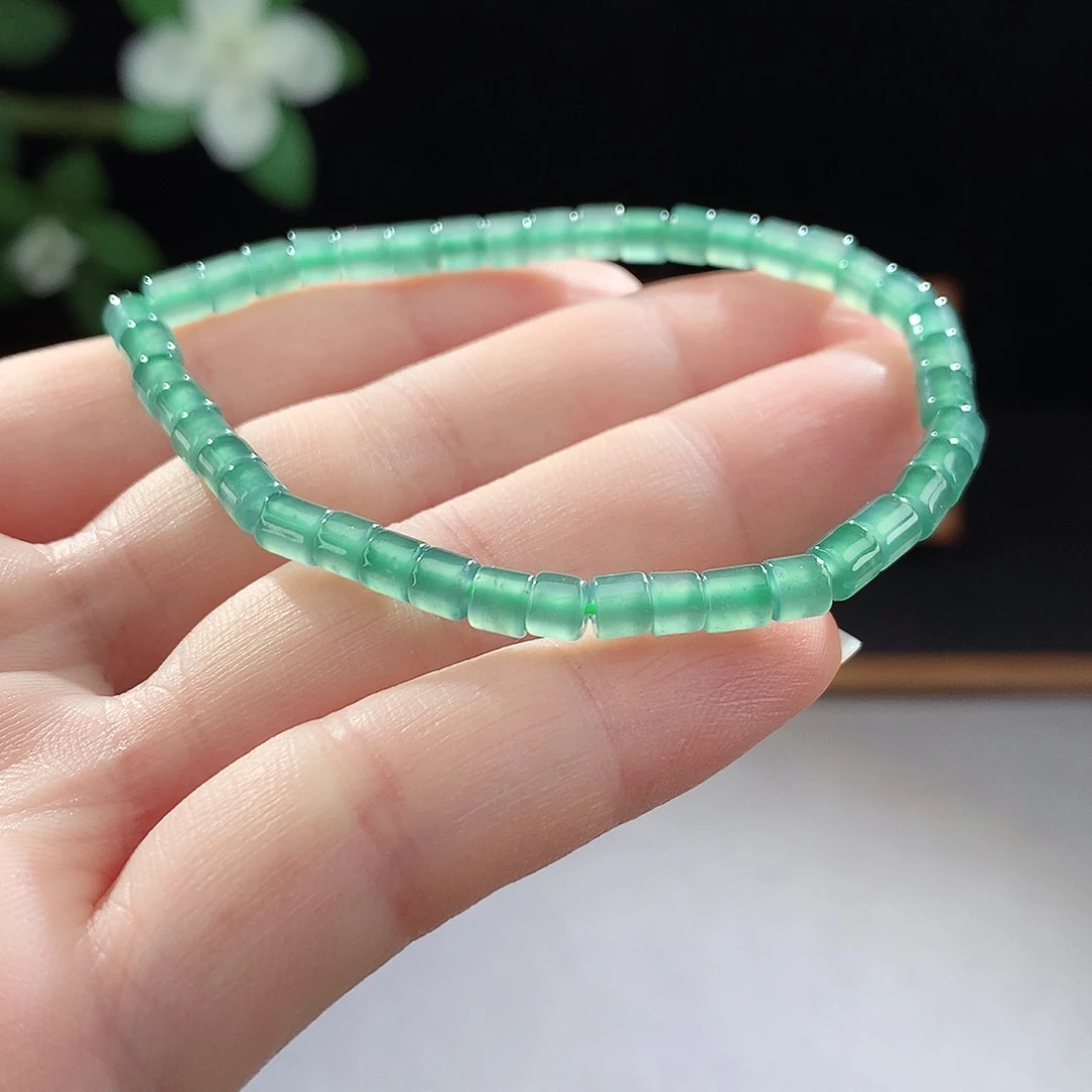 未镶嵌手镯（圆镯）翡翠