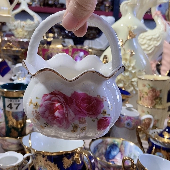 瓷片微瑕……………………………………