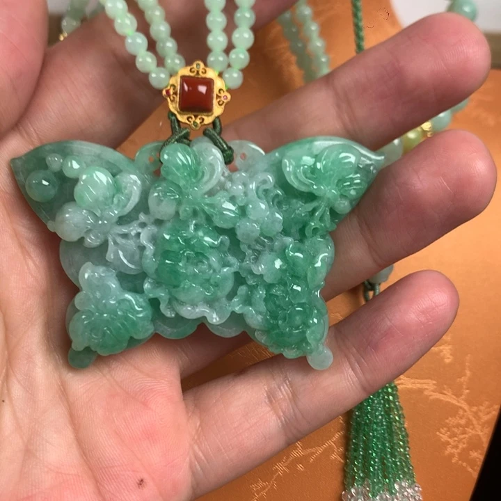 翡翠未镶嵌颈饰吊坠