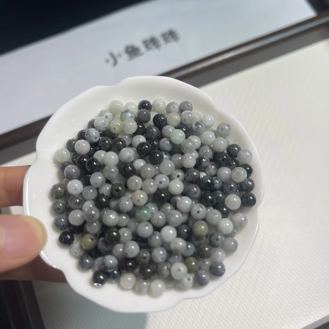 未镶嵌翡翠黑乌鸡散珠卡5+