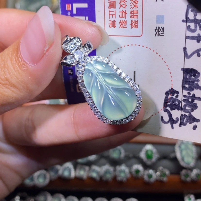 【闪购商品】翡翠未镶嵌颈饰天然