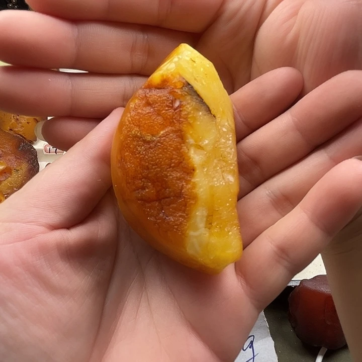Z***Z定制琥珀未镶嵌纯天然蜜蜡吊坠