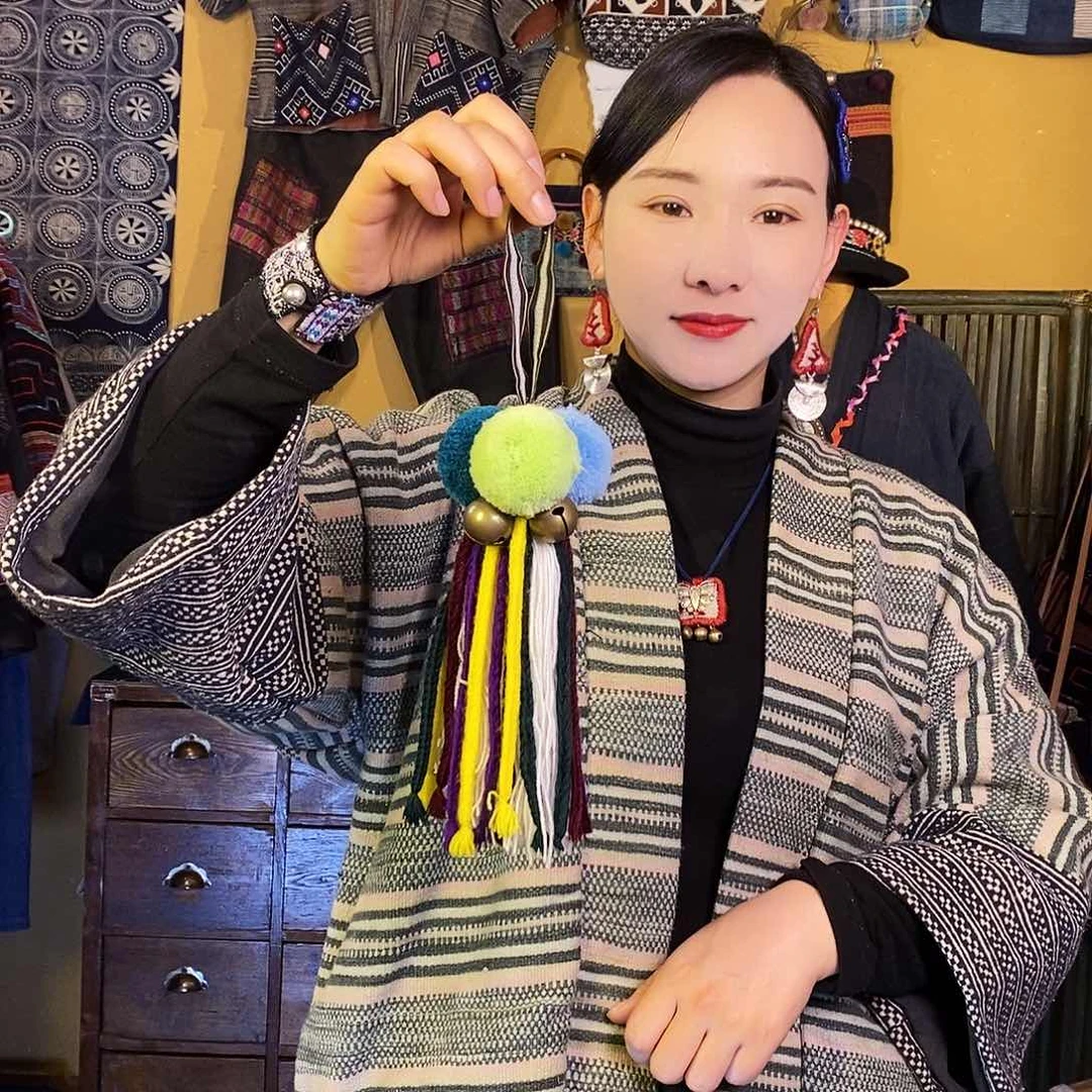 织绣手工制作包挂