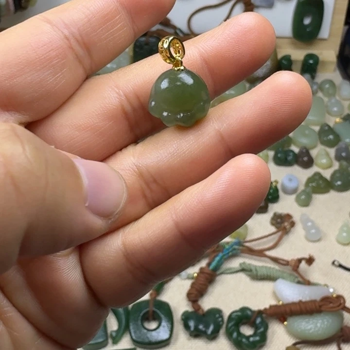 和田玉未镶嵌挂件