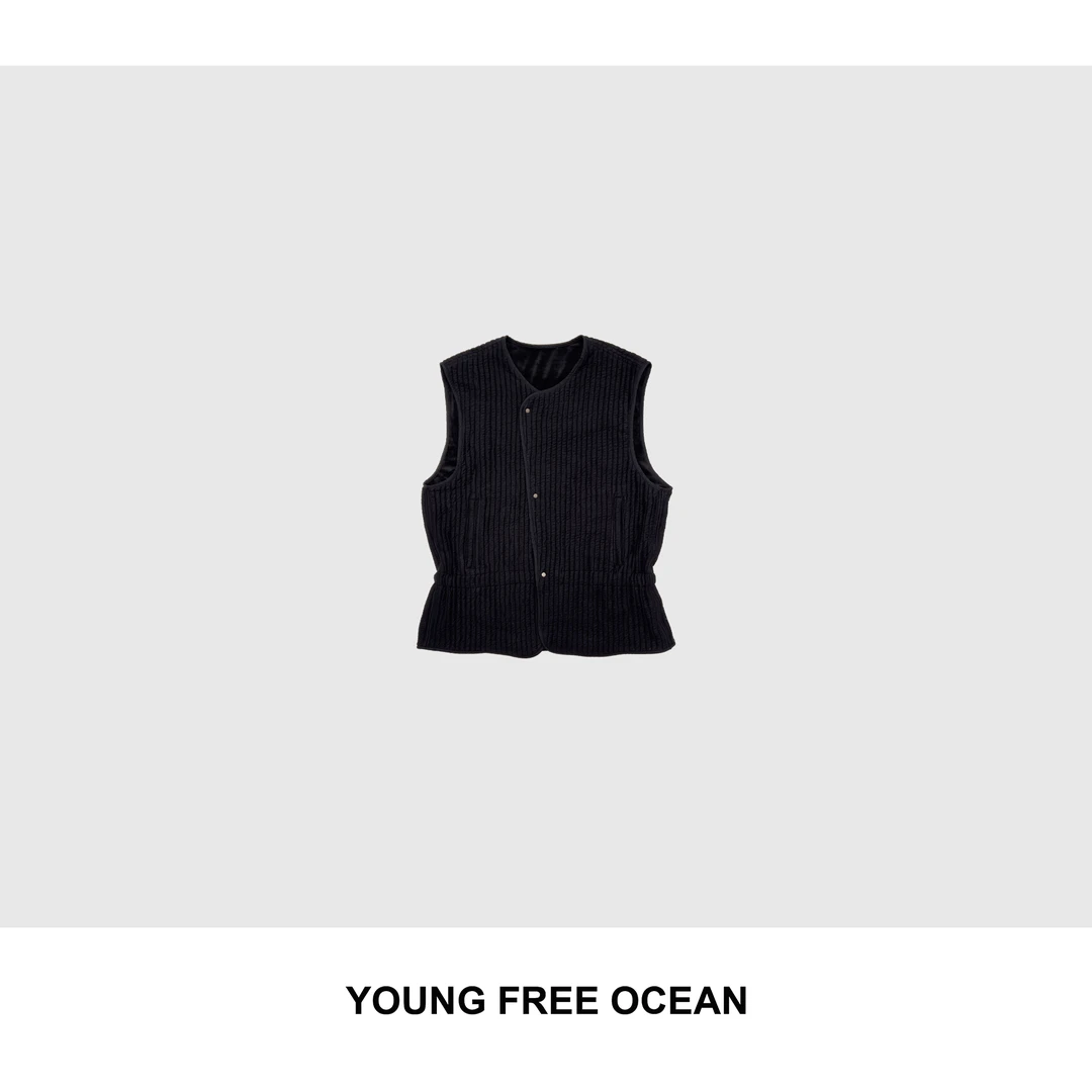 YOUNG FREE OCEAN2025秋款 竖条夹棉可收腰马甲73983