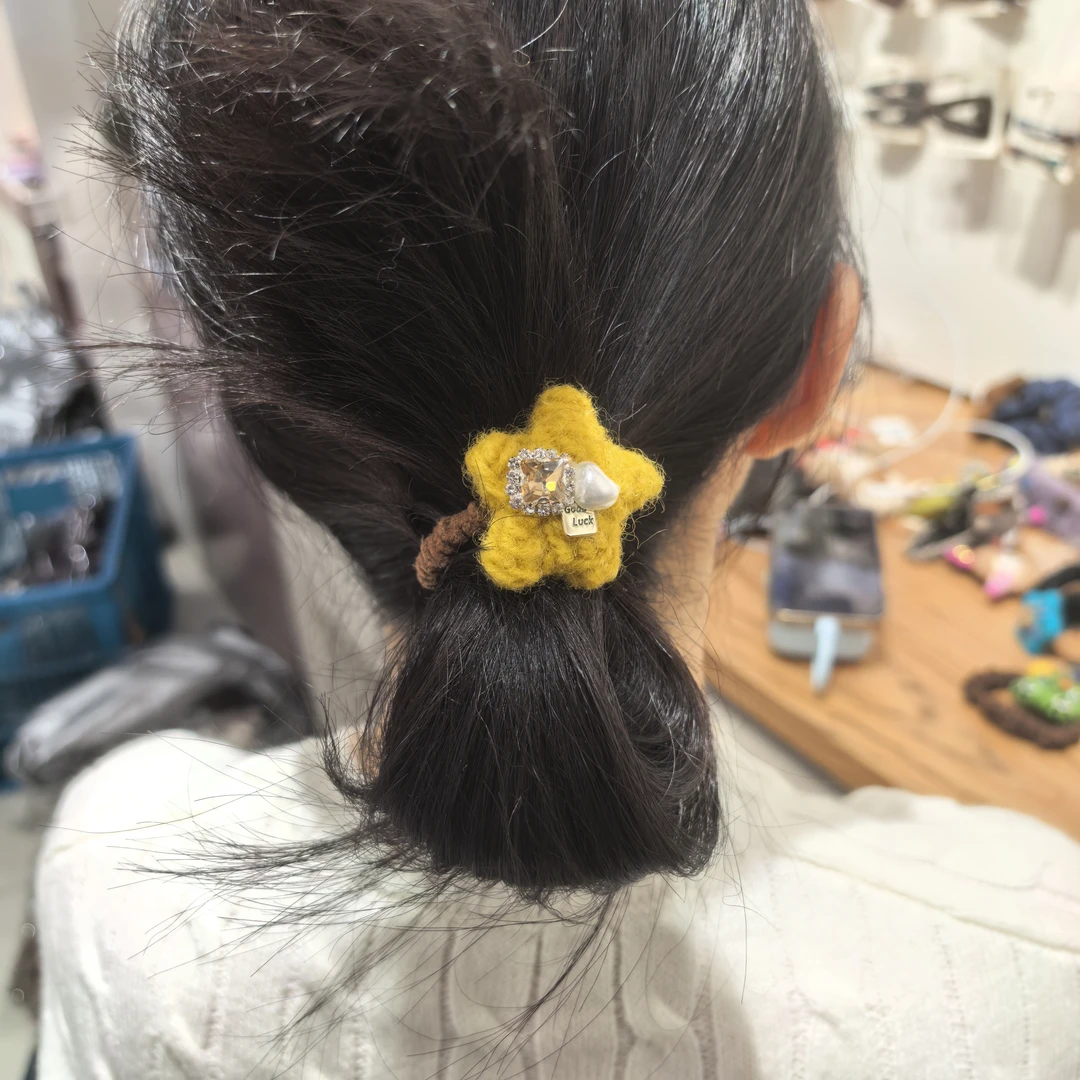 B498黄色毛毡星星爱心闪闪发绳