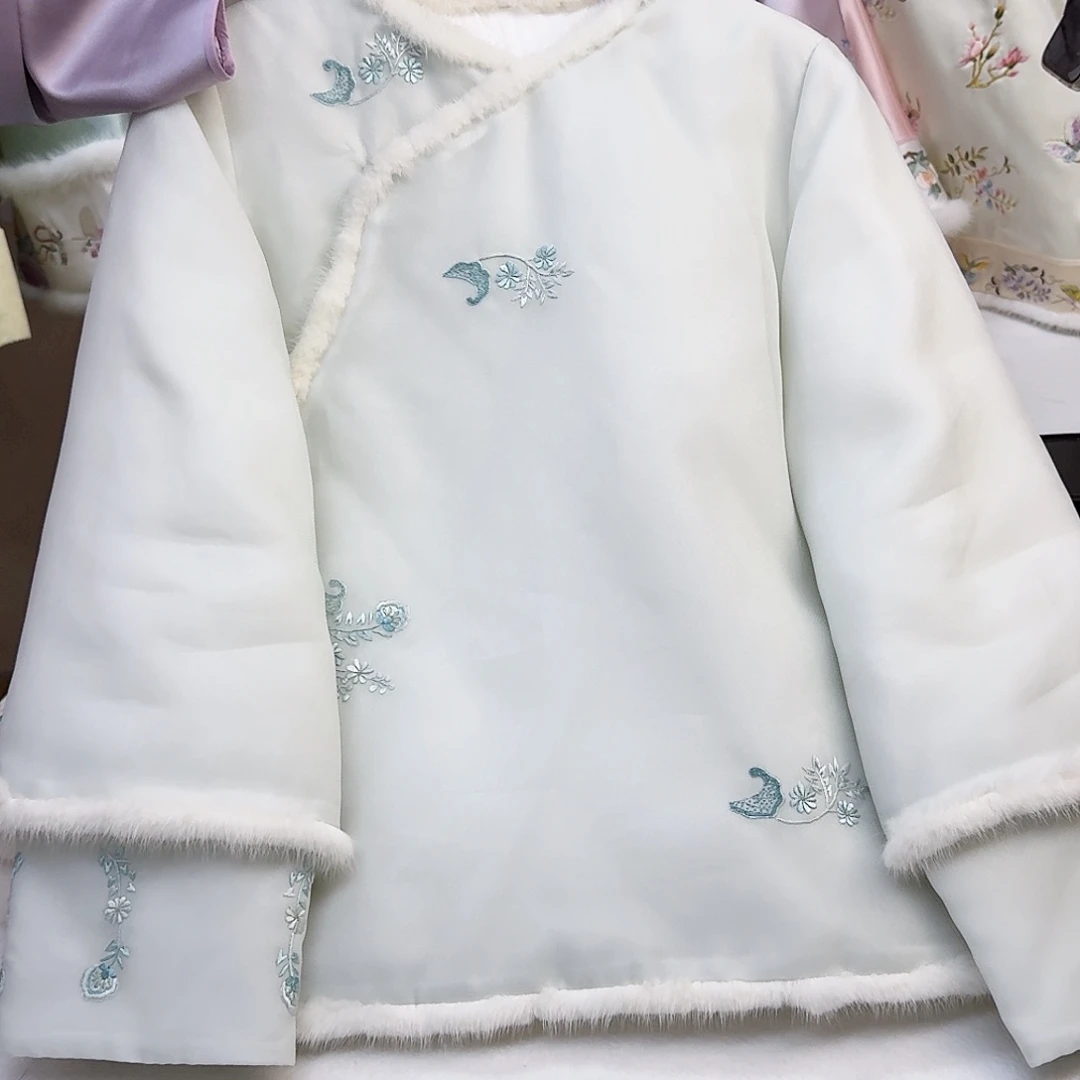 织绣真丝蓝色斜襟上衣