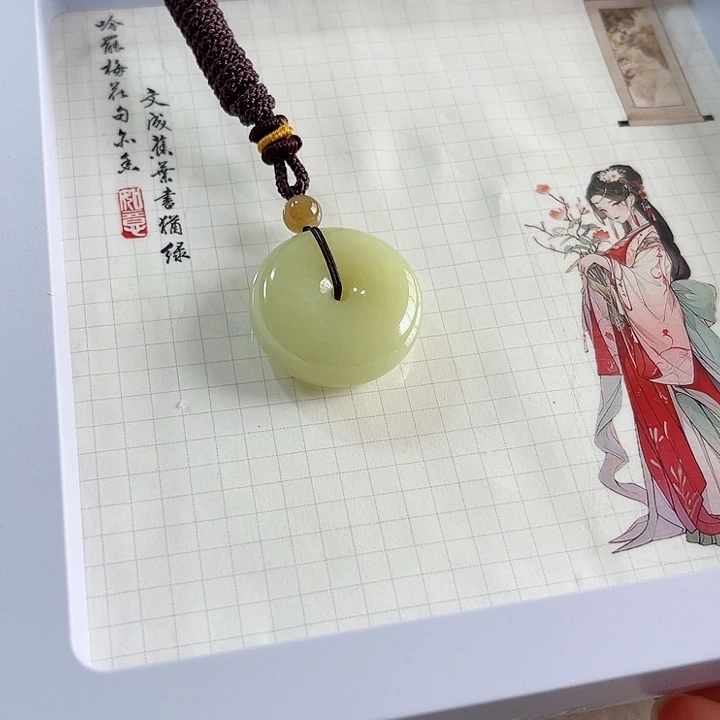 夭***妖和田玉未镶嵌颈饰