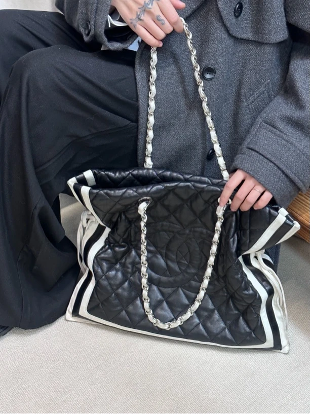 95新 Chanel/香奈儿 chanel 熊猫色托特单肩包