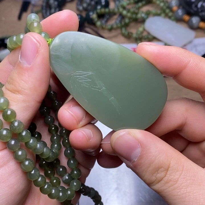 和田玉未镶嵌挂件