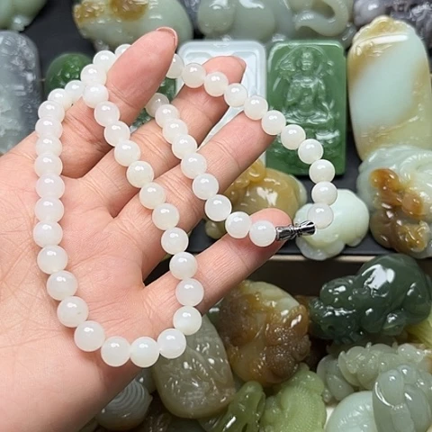 颈饰未镶嵌和田玉龍**神