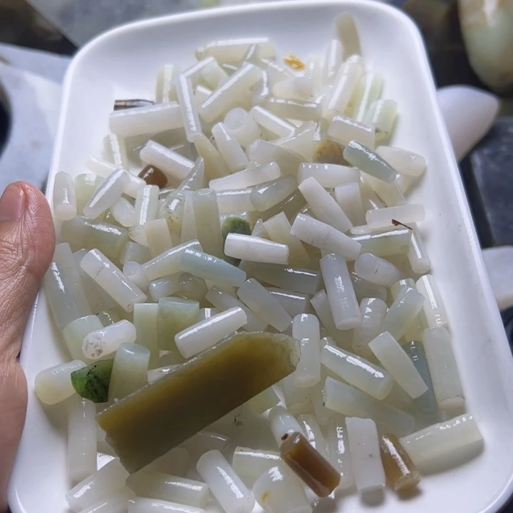 和田玉（糖玉）未镶嵌挂件