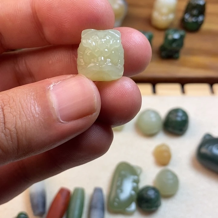 糯***子和田玉未镶嵌颈饰