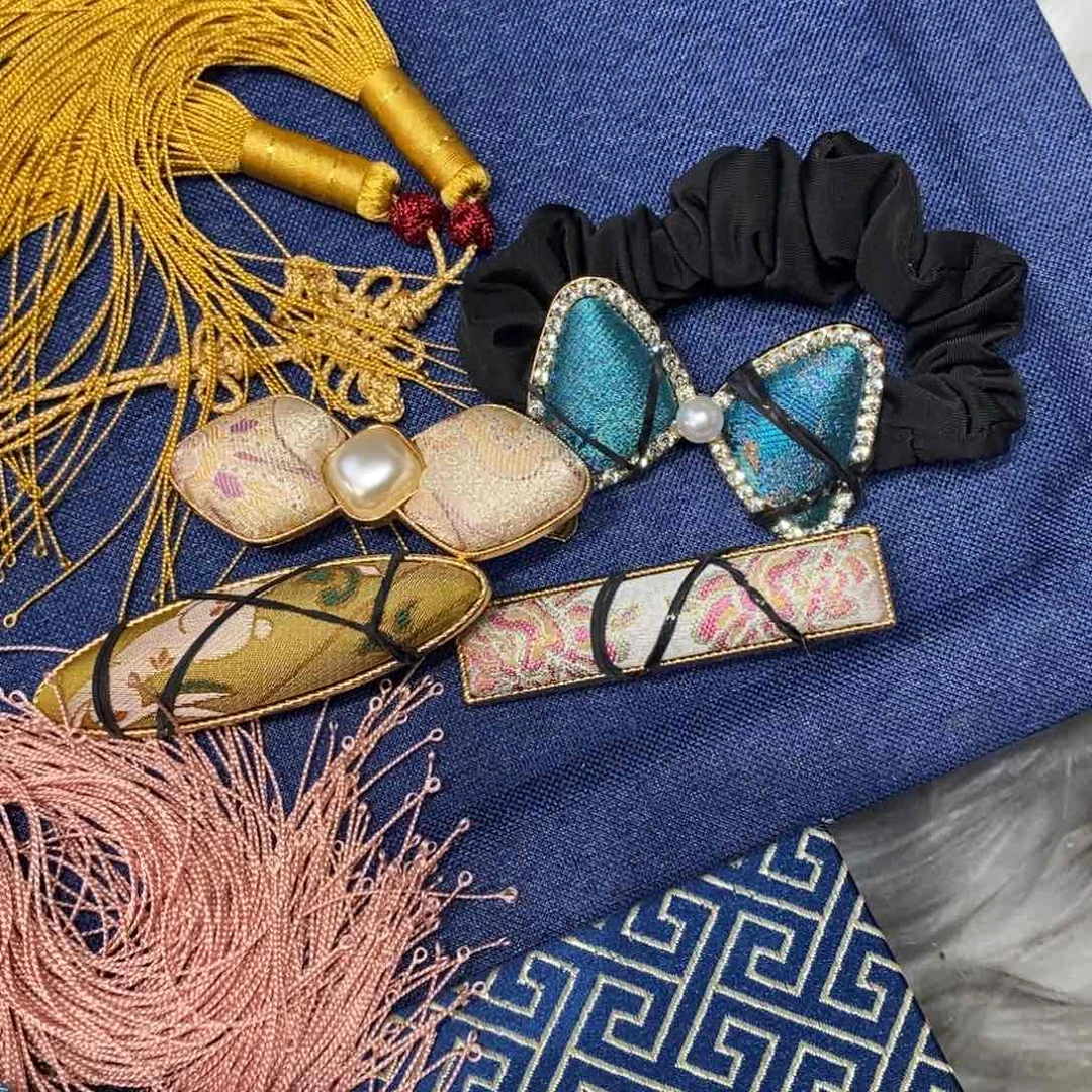 刺绣J****⁰手工刺绣头饰