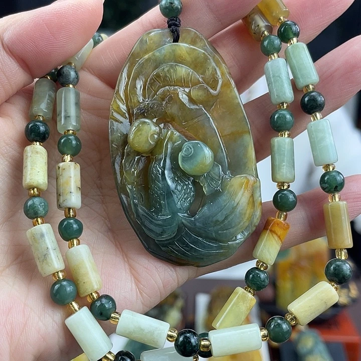 蛇纹石玉未镶嵌颈饰