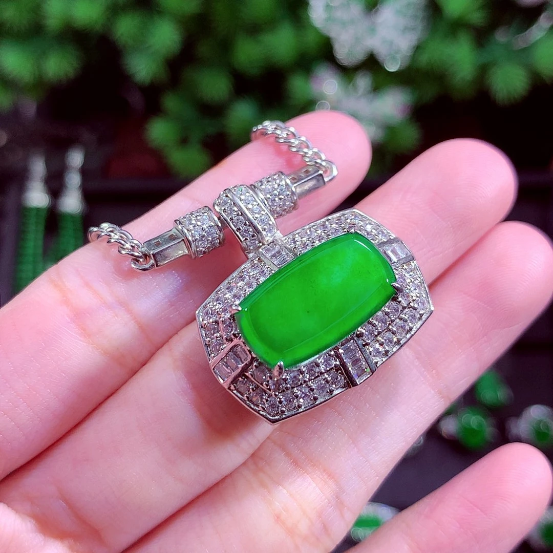 颈饰未镶嵌翡翠天然