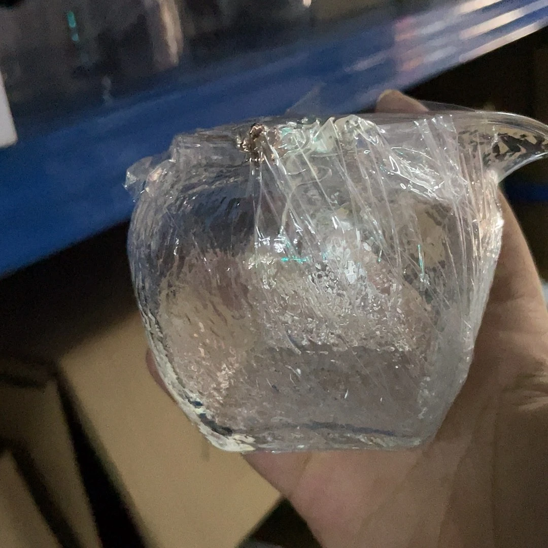搪瓷杯子里还有很多东西