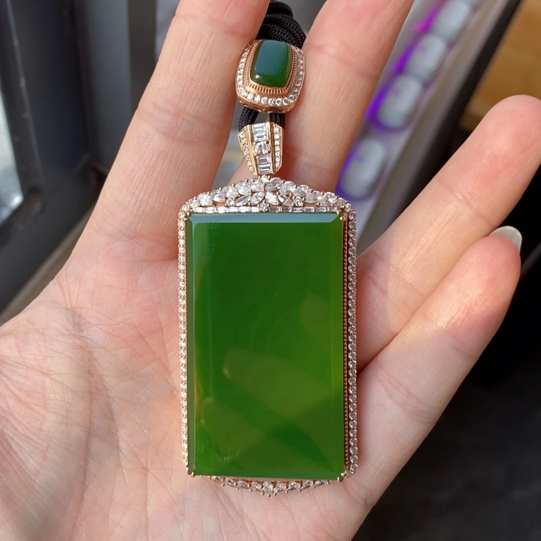 嘉***嘉和田玉18K金镶嵌吊坠(不含链)