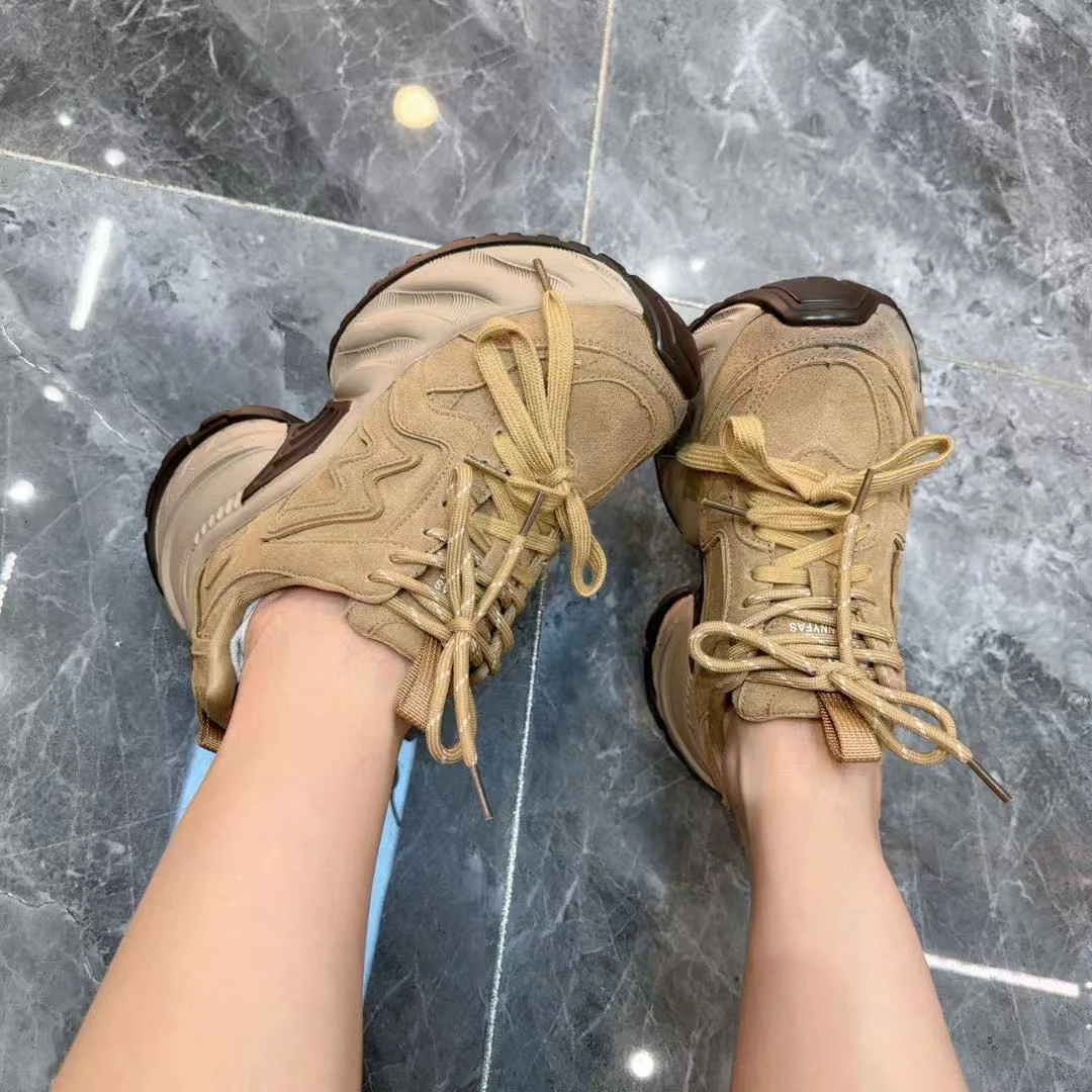 反绒皮复古时尚厚底老爹鞋女2025新款女鞋舒适爆款运动鞋590-1泊