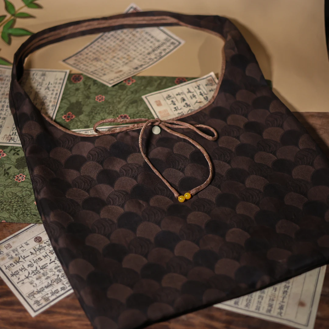 【慢蓝】水波纹黑咖 香云纱风吕斜挎包70*47*35cm（慢蓝S1711）