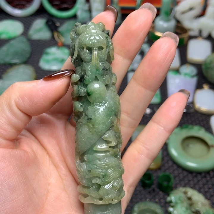 翡翠未镶嵌挂件清