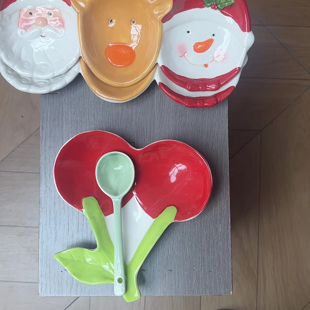 刘****圣诞三连蘸料碟+樱桃盘子