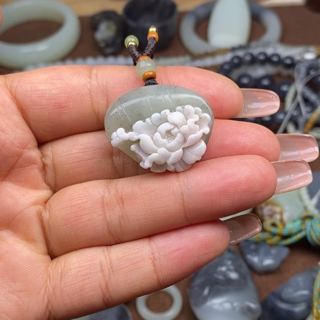 ฅ***ฅ和田玉未镶嵌颈饰