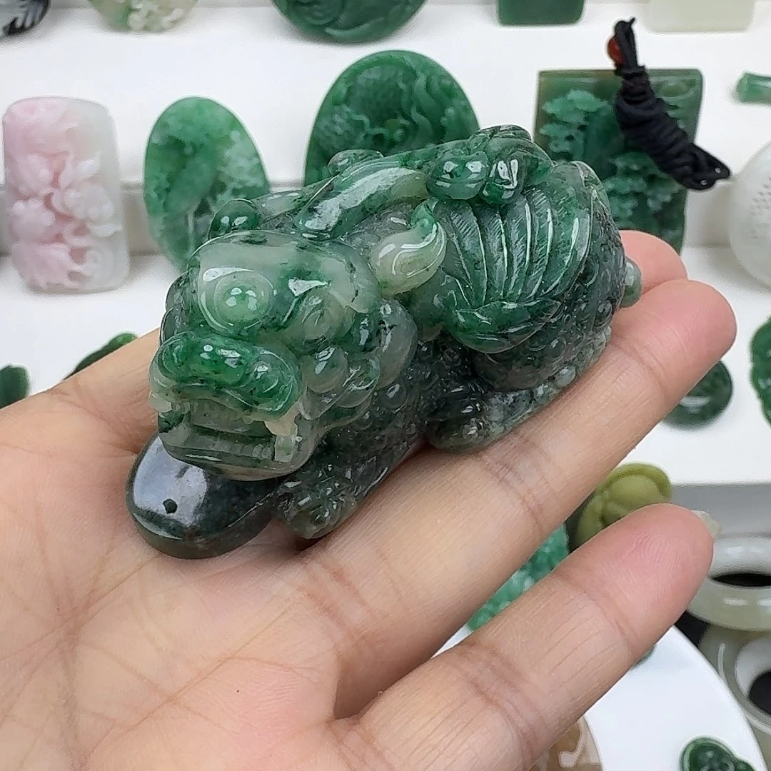 独山玉未镶嵌颈饰