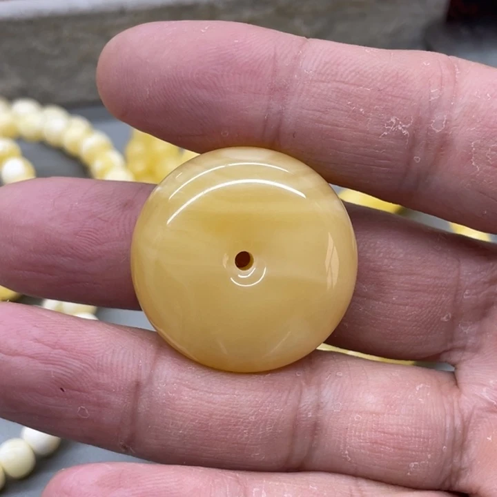 琥珀未镶嵌裸石挂件