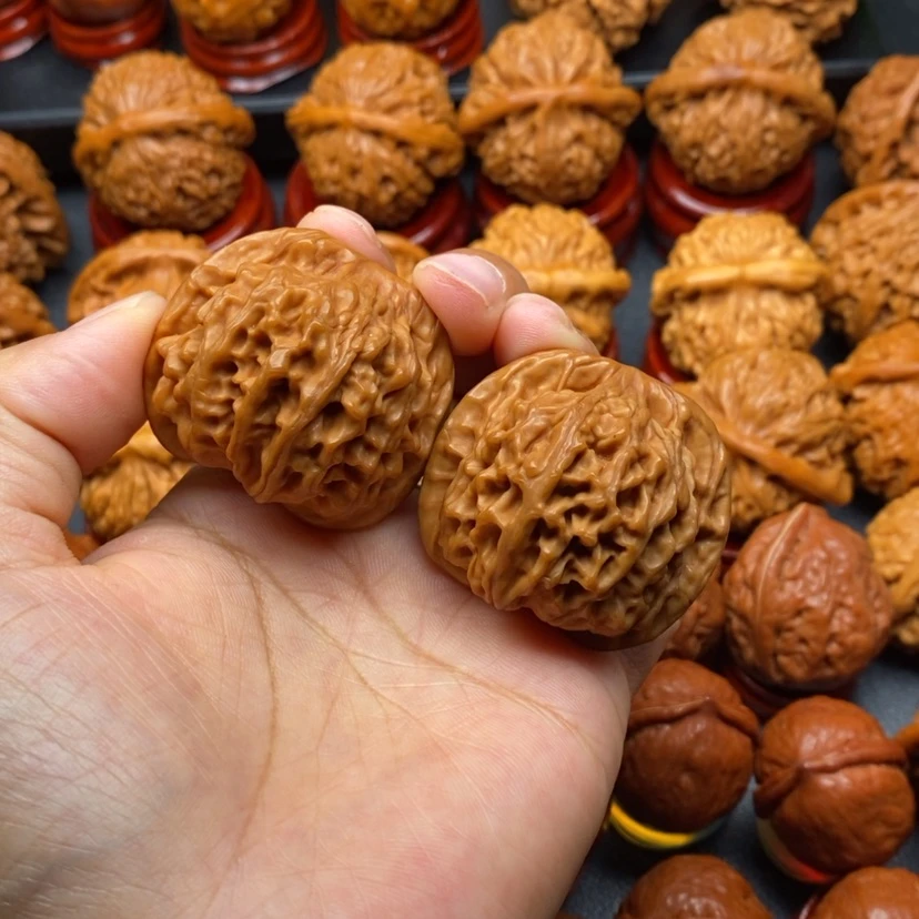 【闪购商品】文玩核桃把件41天地