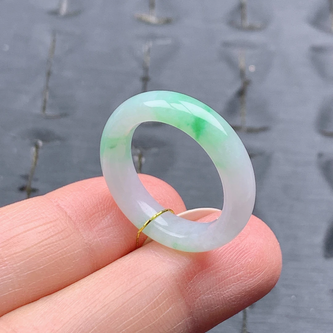 14号缅甸天然A货翡翠T730 内径17.2/5.2/3.5mm 飘绿戒指白底青