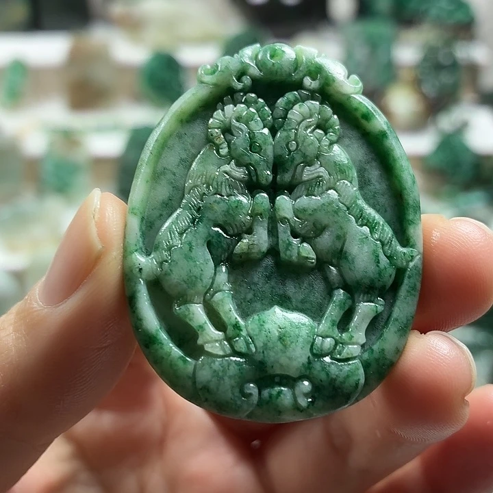 独山玉未镶嵌吊坠